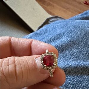 Elegant Silver and Ruby Red Gemstone Ring